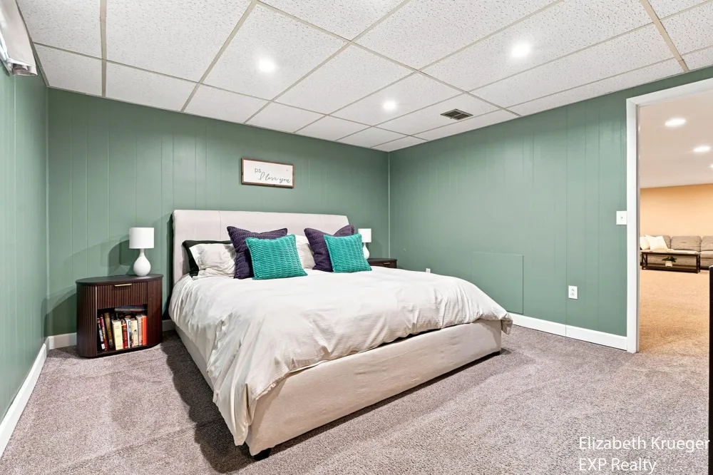 1502 Ridgewood Drive Georgetown Charter Township, MI 49428