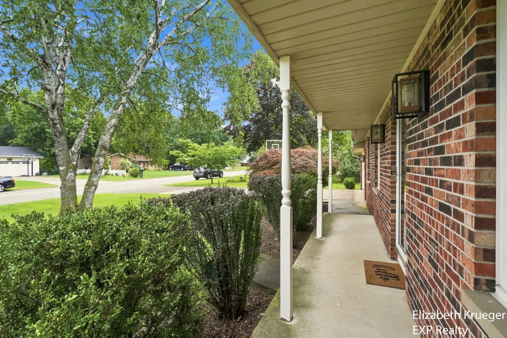 1502 Ridgewood Drive Georgetown Charter Township, MI 49428