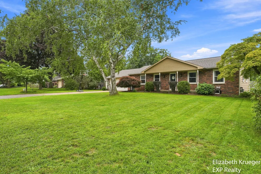 1502 Ridgewood Drive Georgetown Charter Township, MI 49428