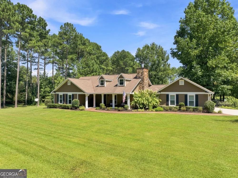 134 Hawkins RD Armuchee, GA 30105