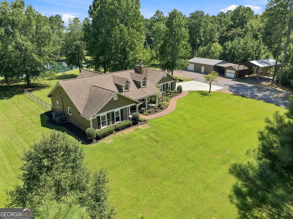 134 Hawkins RD Armuchee, GA 30105