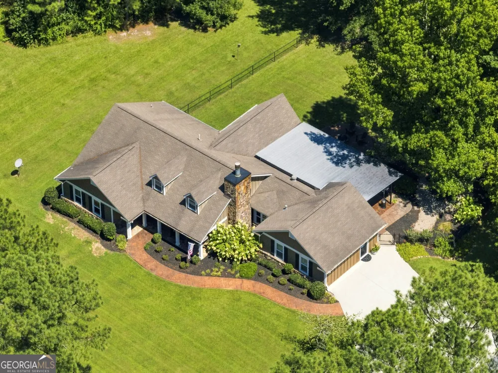 134 Hawkins RD Armuchee, GA 30105