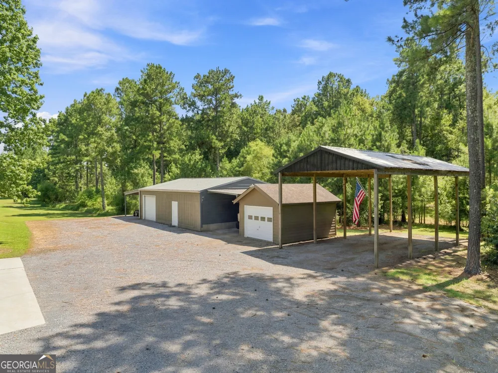 134 Hawkins RD Armuchee, GA 30105