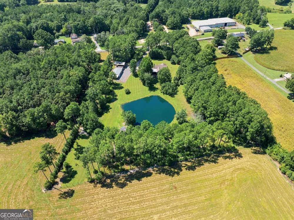 134 Hawkins RD Armuchee, GA 30105