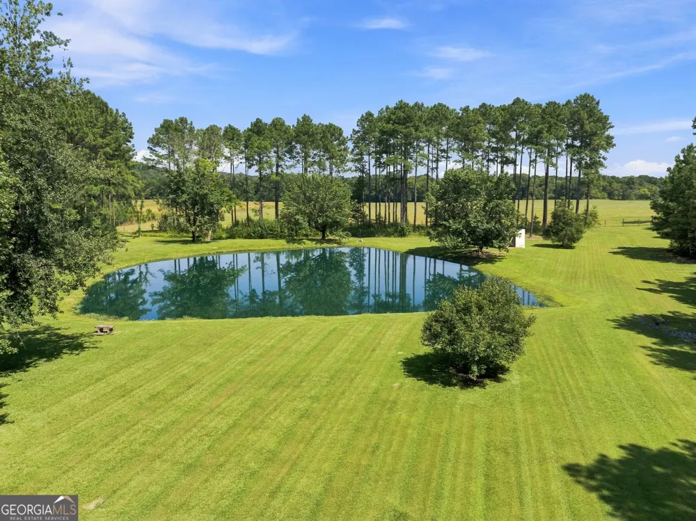 134 Hawkins RD Armuchee, GA 30105