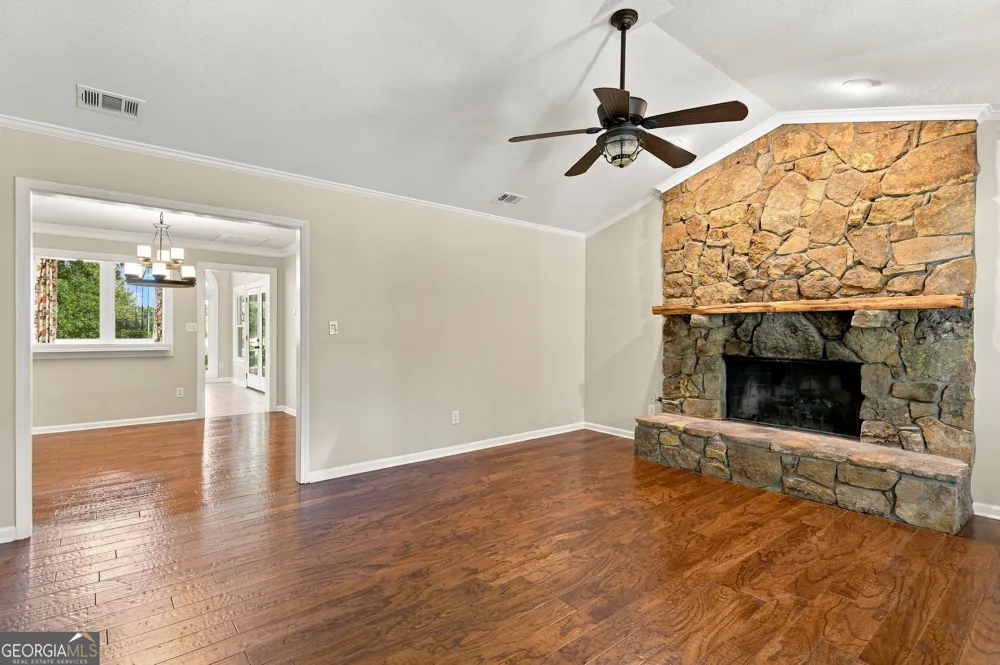 134 Hawkins RD Armuchee, GA 30105
