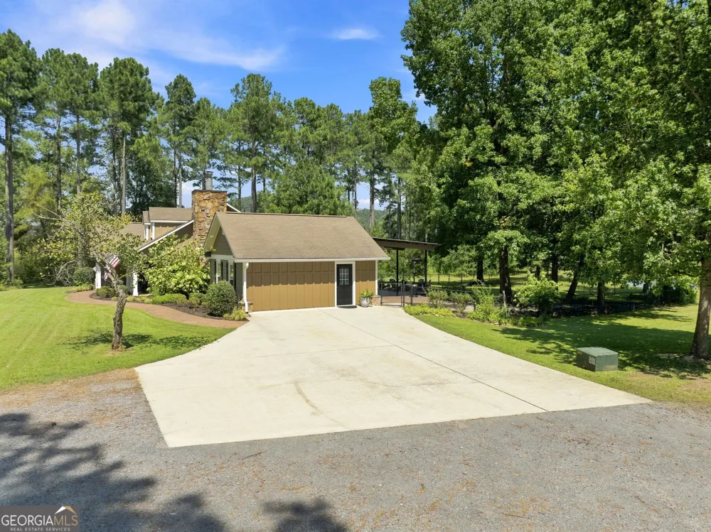 134 Hawkins RD Armuchee, GA 30105