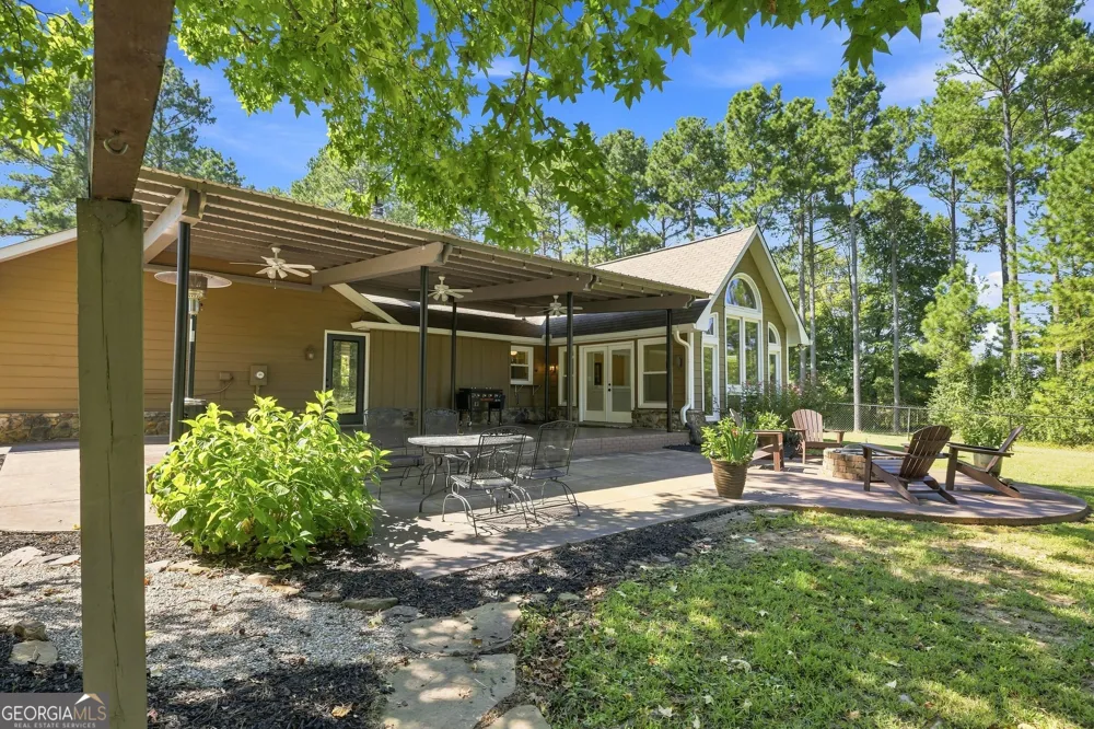 134 Hawkins RD Armuchee, GA 30105