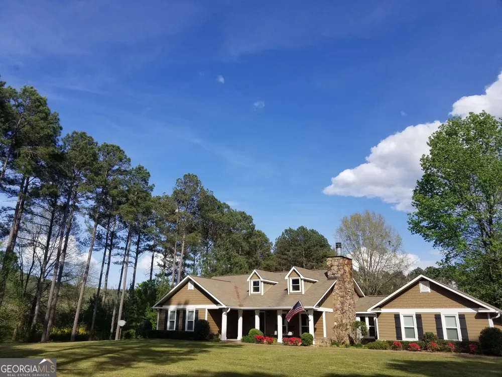 134 Hawkins RD Armuchee, GA 30105