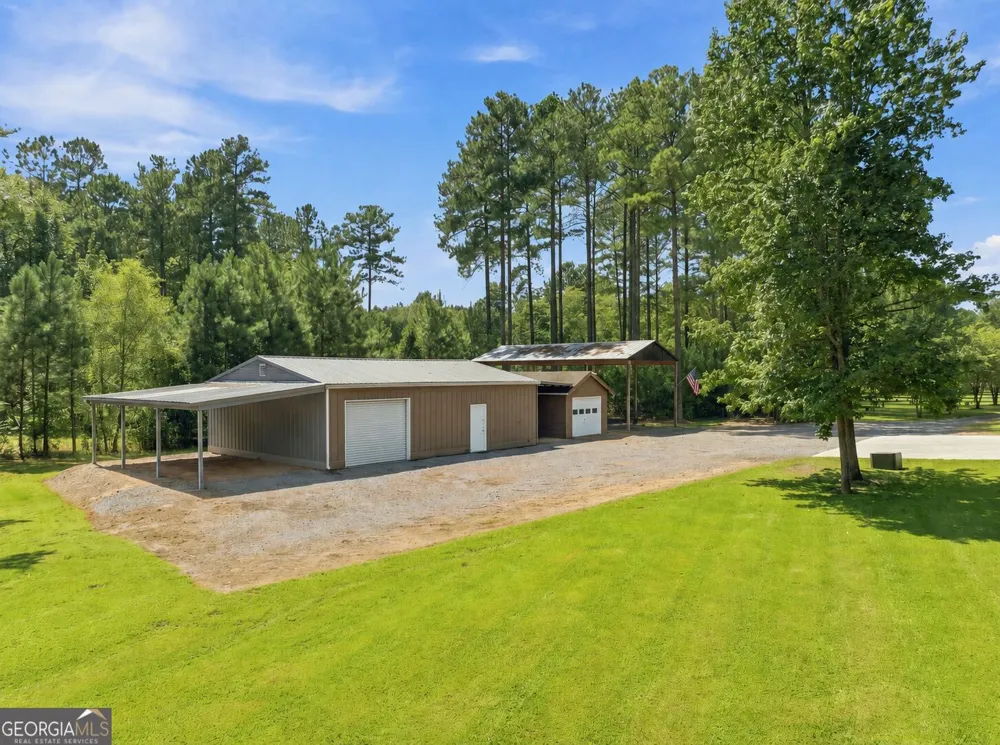 134 Hawkins RD Armuchee, GA 30105