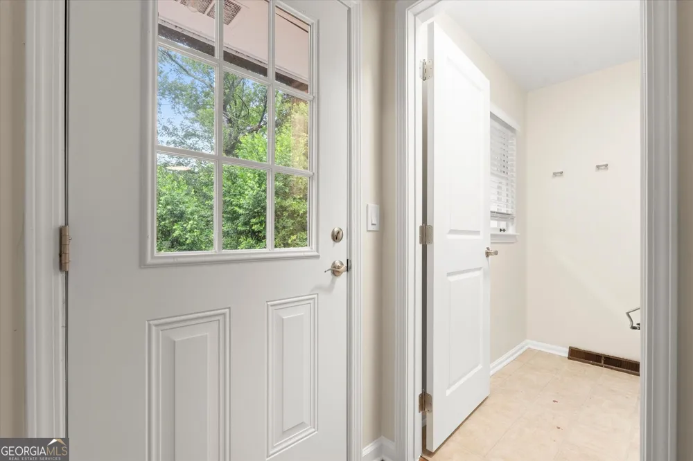 174 Cromwell RD Sandy Springs, GA 30328