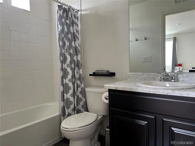 200 S Oak Hill Street Aurora, CO 80018
