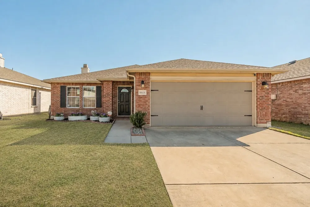 6601 Longleaf Lane Denton, TX 76210