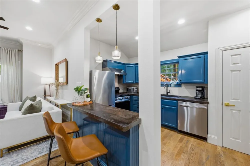 4619 Worth Street Dallas, TX 75246