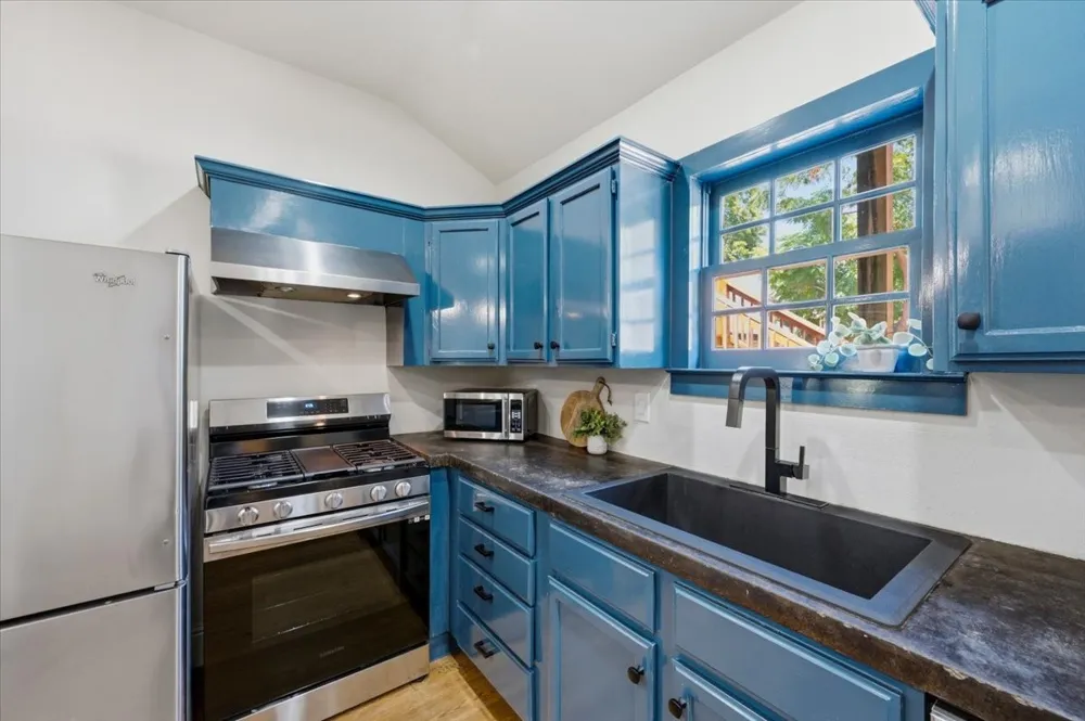 4619 Worth Street Dallas, TX 75246