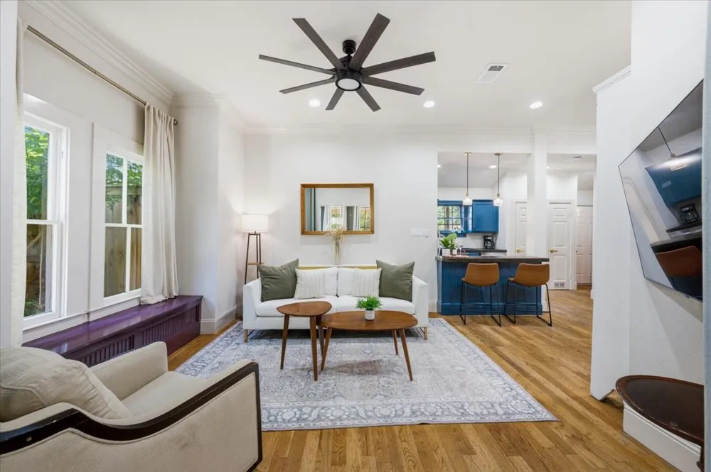 4619 Worth Street Dallas, TX 75246