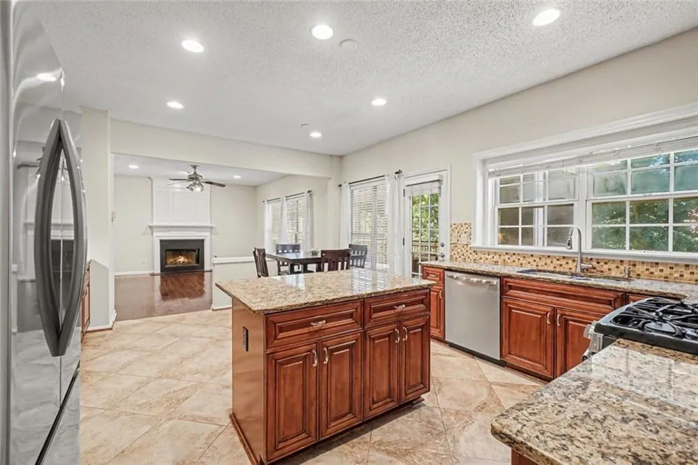 2200 Traywick Chase Alpharetta, GA 30004
