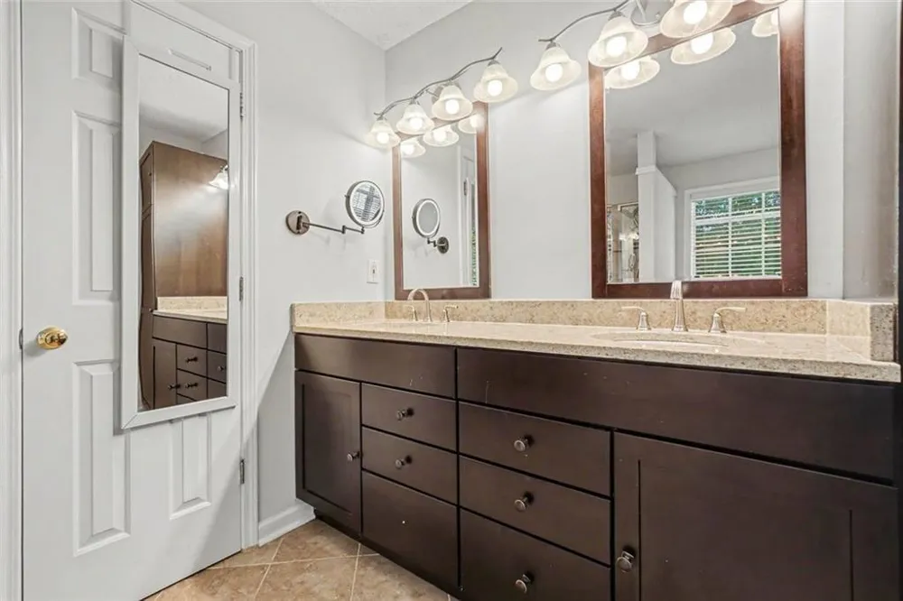 2200 Traywick Chase Alpharetta, GA 30004