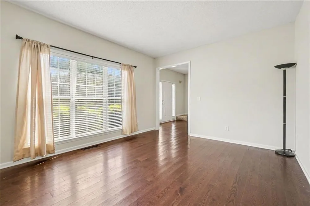2200 Traywick Chase Alpharetta, GA 30004