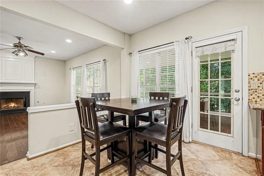 2200 Traywick Chase Alpharetta, GA 30004