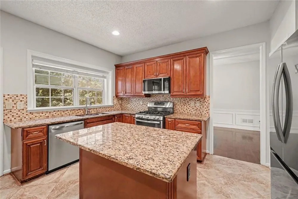 2200 Traywick Chase Alpharetta, GA 30004