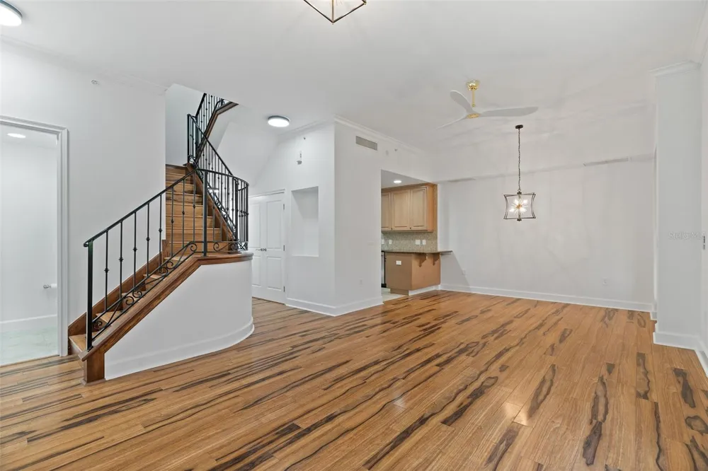 300 BEACH DRIVE NE #309 St Petersburg, FL 33701