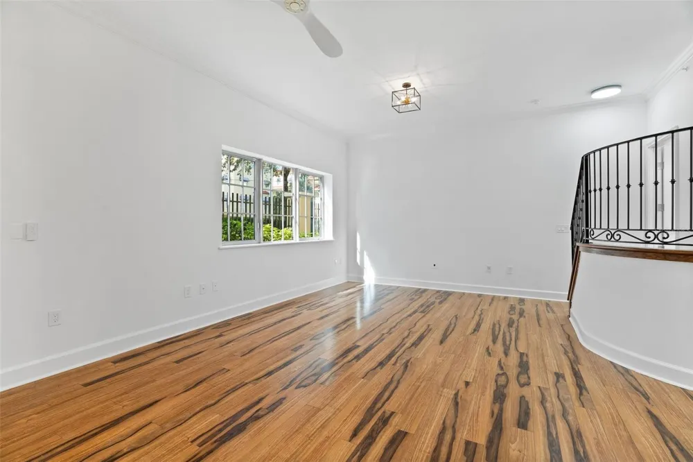 300 BEACH DRIVE NE #309 St Petersburg, FL 33701