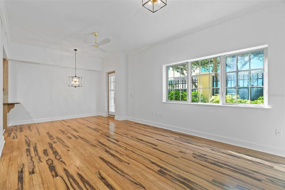 300 BEACH DRIVE NE #309 St Petersburg, FL 33701