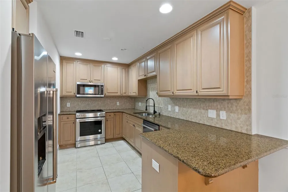 300 BEACH DRIVE NE #309 St Petersburg, FL 33701