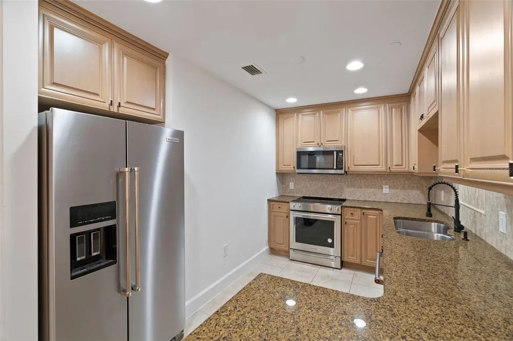 300 BEACH DRIVE NE #309 St Petersburg, FL 33701