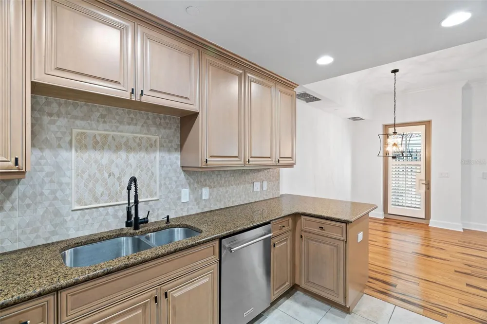 300 BEACH DRIVE NE #309 St Petersburg, FL 33701