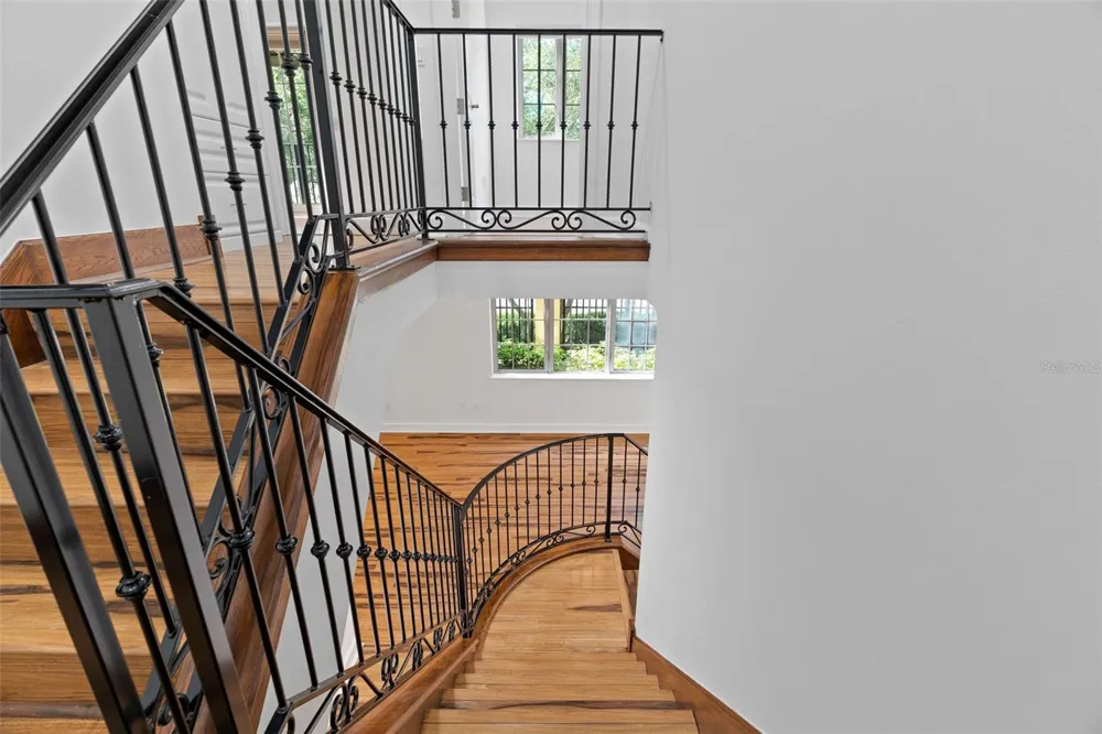 300 BEACH DRIVE NE #309 St Petersburg, FL 33701