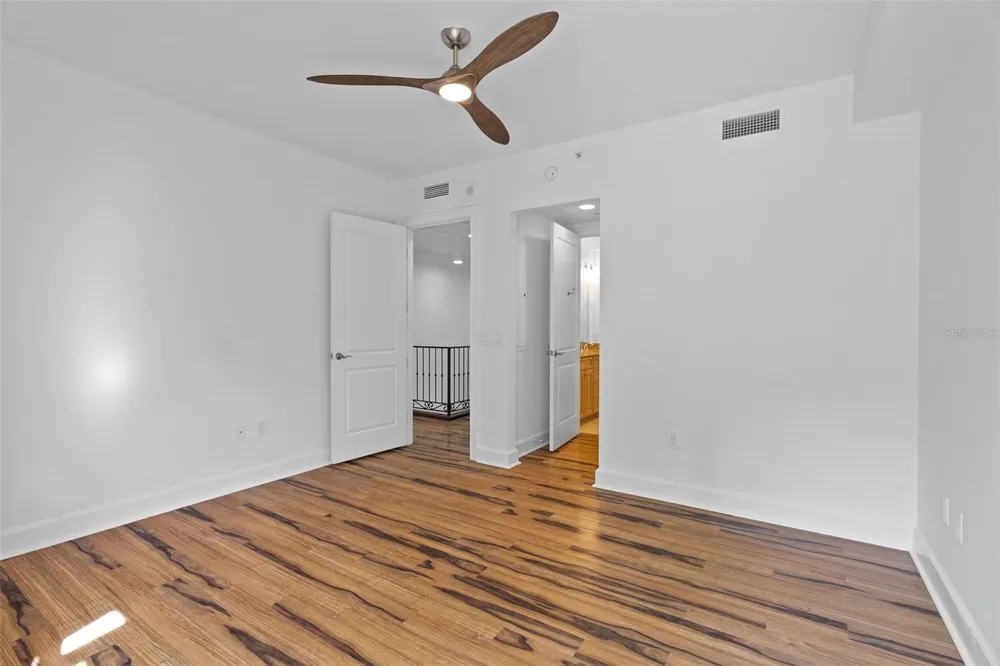 300 BEACH DRIVE NE #309 St Petersburg, FL 33701