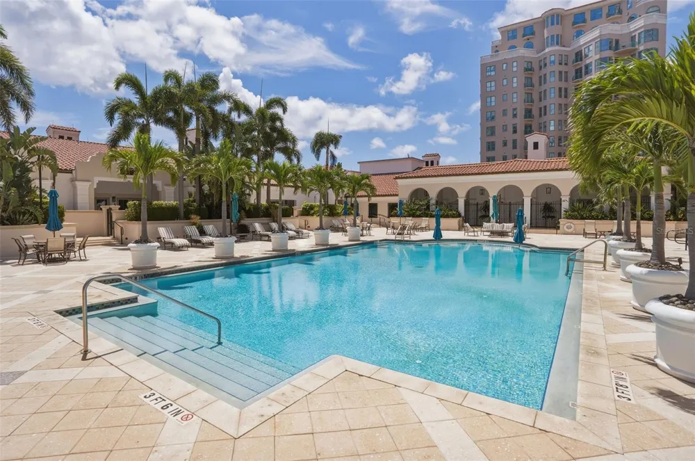 300 BEACH DRIVE NE #309 St Petersburg, FL 33701