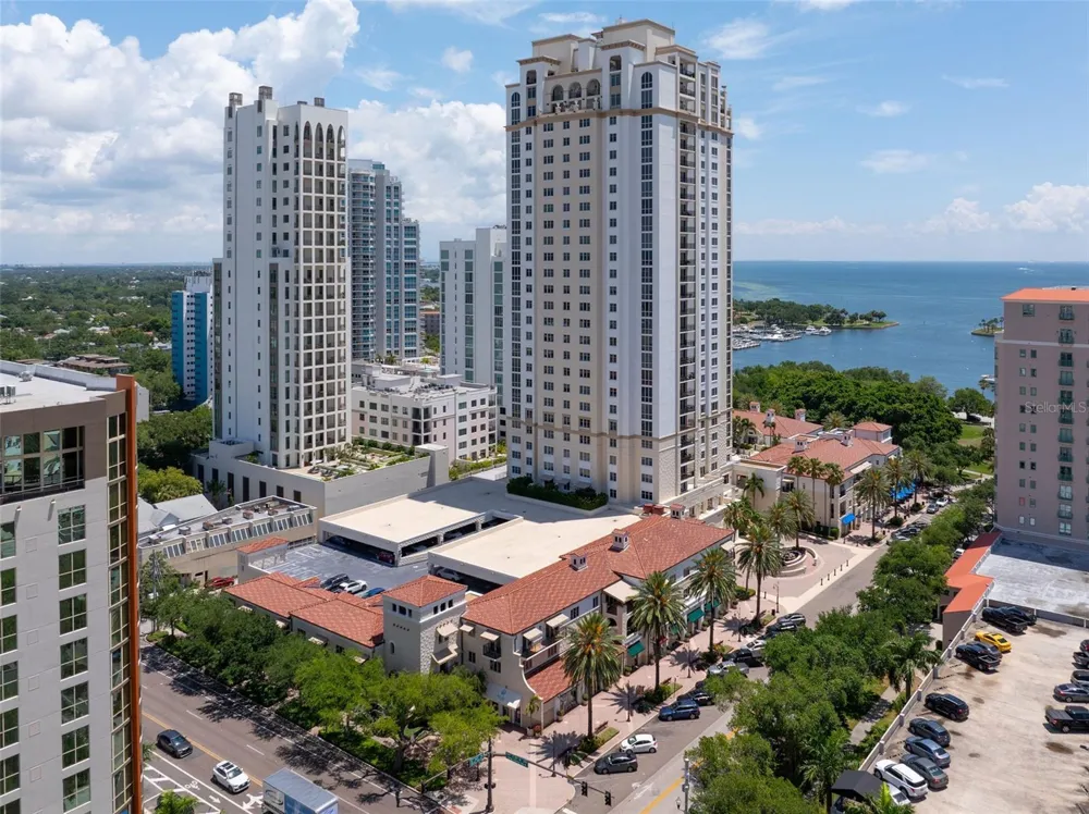 300 BEACH DRIVE NE #309 St Petersburg, FL 33701