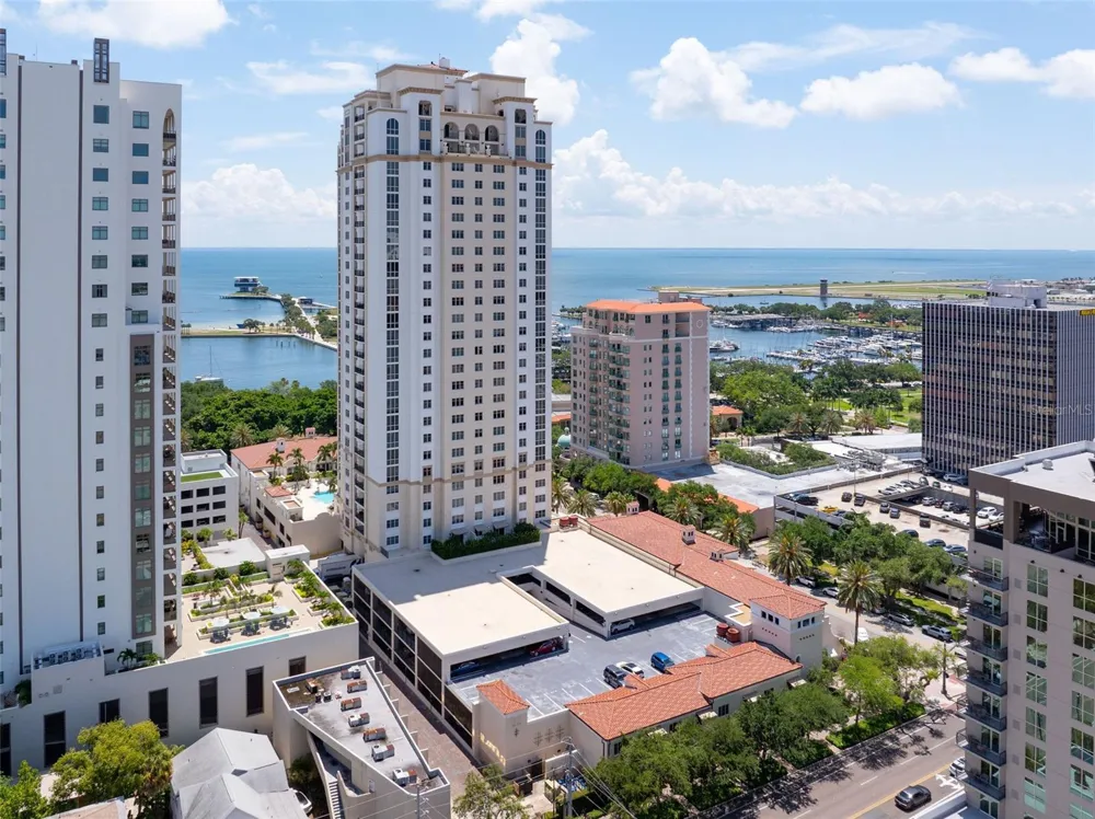 300 BEACH DRIVE NE #309 St Petersburg, FL 33701