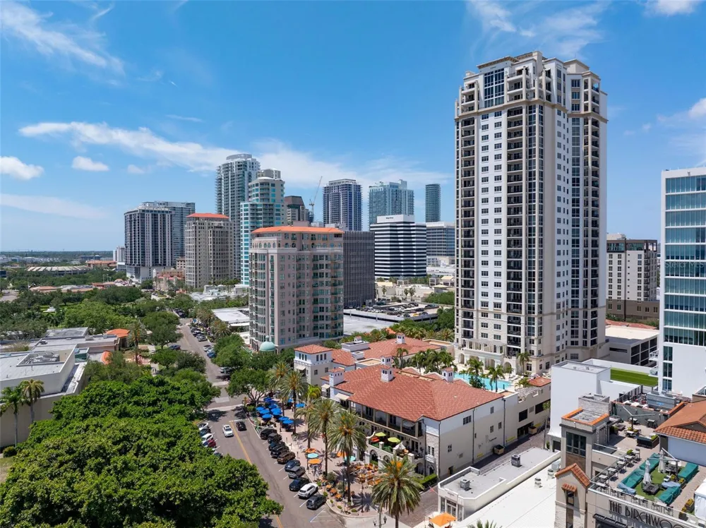 300 BEACH DRIVE NE #309 St Petersburg, FL 33701