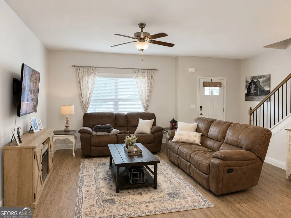 896 Crescent LN Griffin, GA 30224