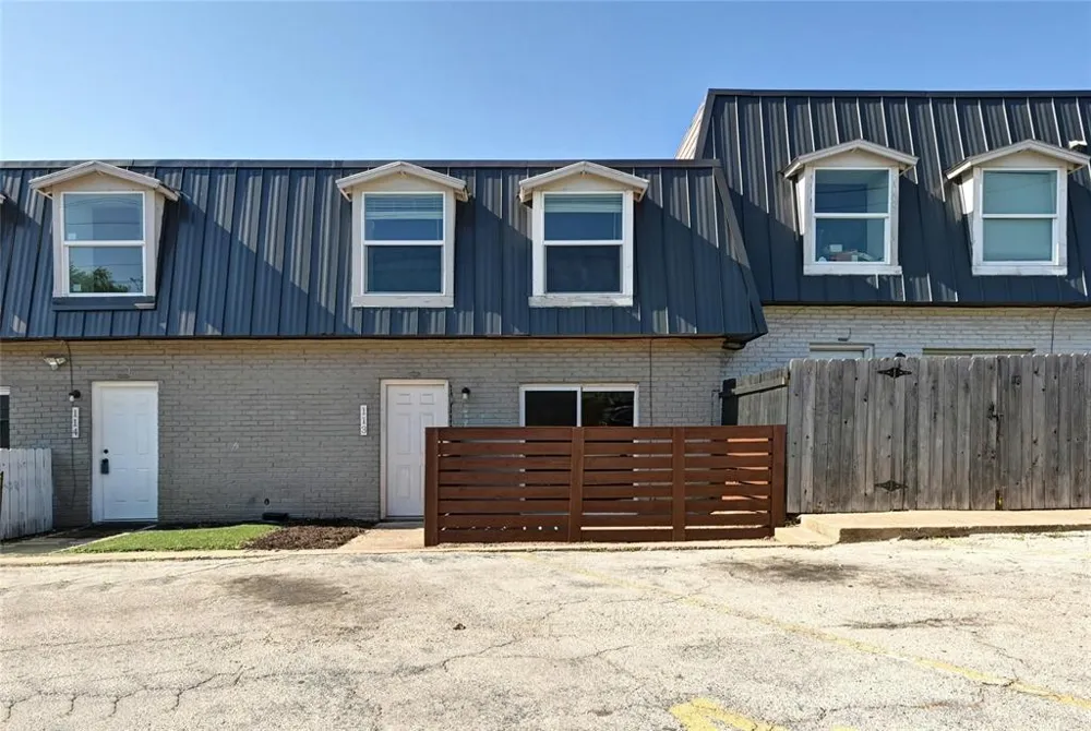 300 E Croslin Street #114 Austin, TX 78752