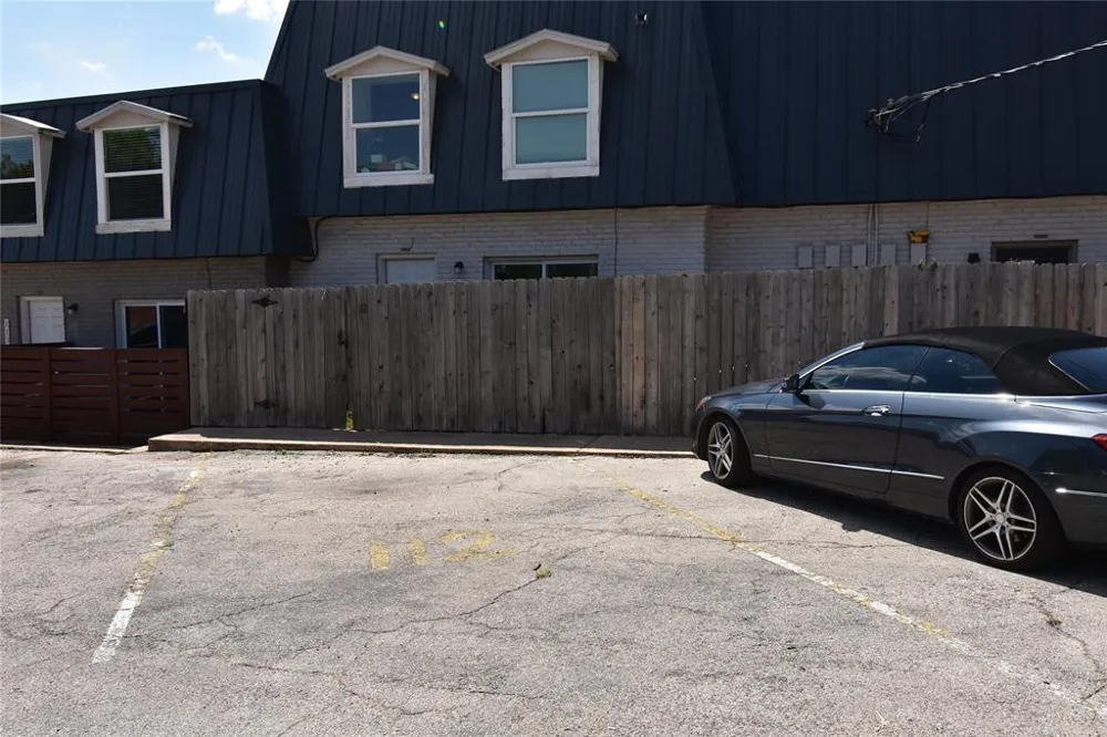 300 E Croslin Street #114 Austin, TX 78752