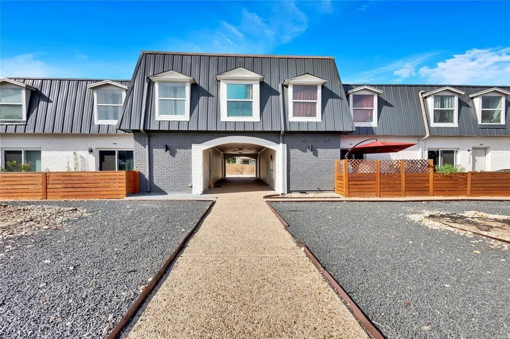 300 E Croslin Street #114 Austin, TX 78752