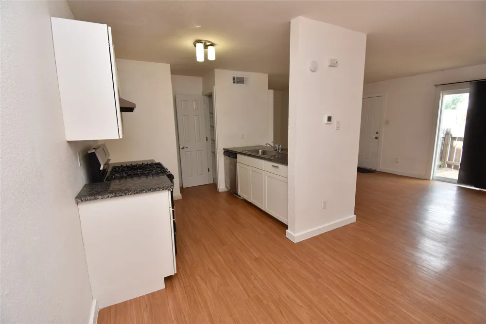300 E Croslin Street #114 Austin, TX 78752