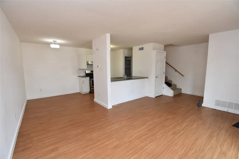 300 E Croslin Street #114 Austin, TX 78752