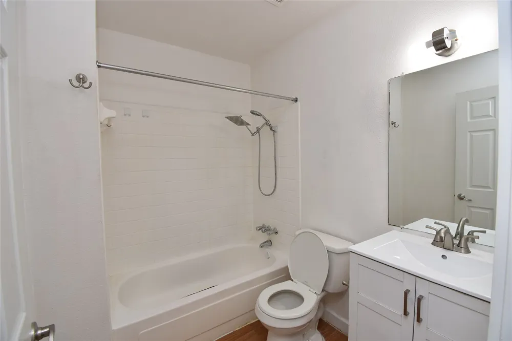 300 E Croslin Street #114 Austin, TX 78752