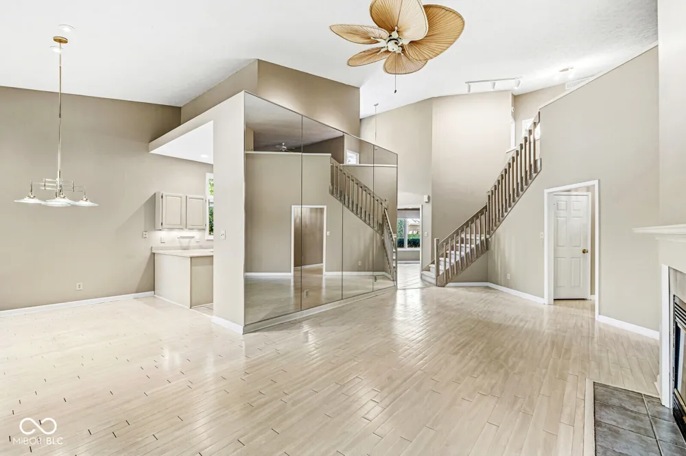 7884 Clearwater Parkway Indianapolis, IN 46240