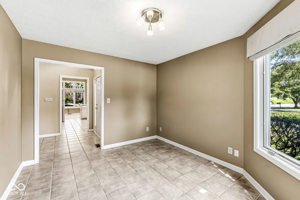 7884 Clearwater Parkway Indianapolis, IN 46240