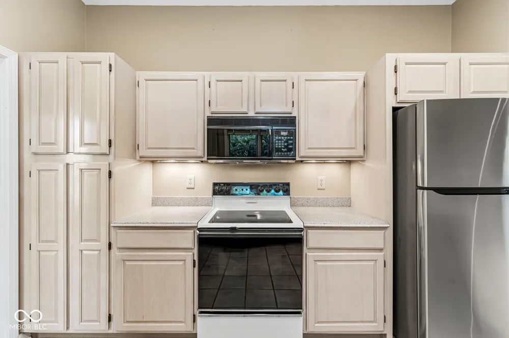7884 Clearwater Parkway Indianapolis, IN 46240