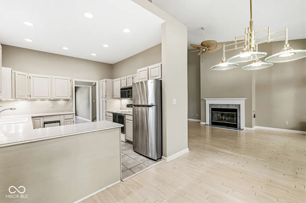 7884 Clearwater Parkway Indianapolis, IN 46240