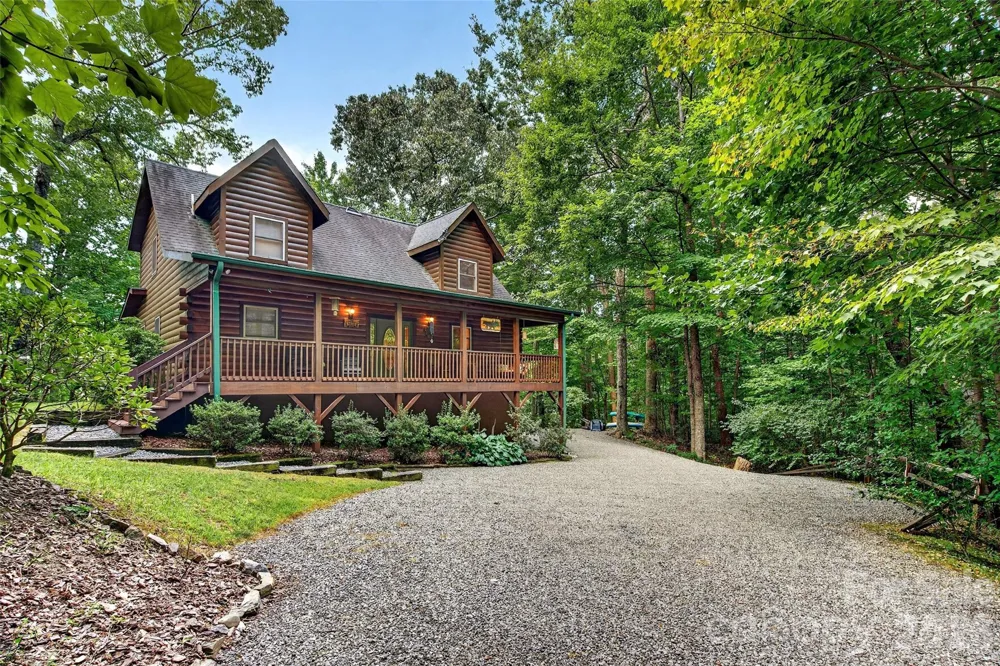 386 Wild Turkey Run Black Mountain, NC 28711