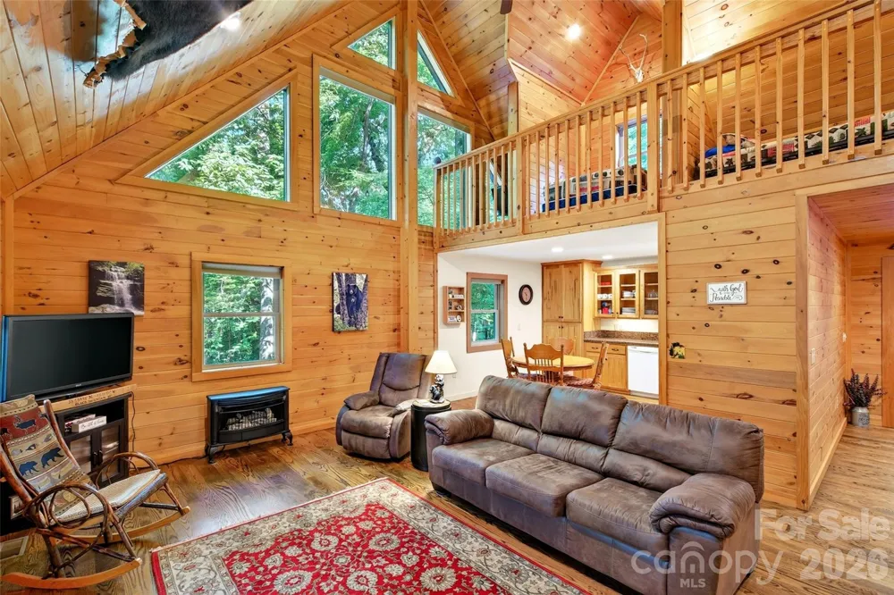 386 Wild Turkey Run Black Mountain, NC 28711
